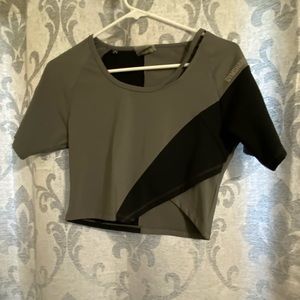 Crop work out shirt